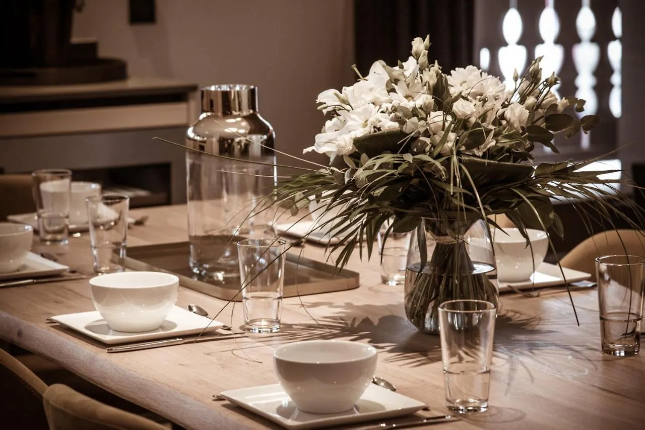 Manali Lodge By Alpine Resorts Courchevel 5*,  Francie