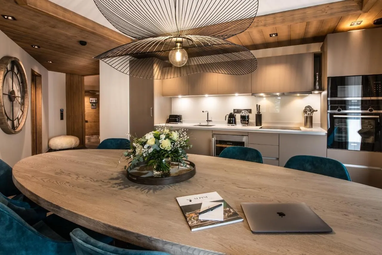 Manali Lodge By Alpine Resorts Courchevel 5*,
